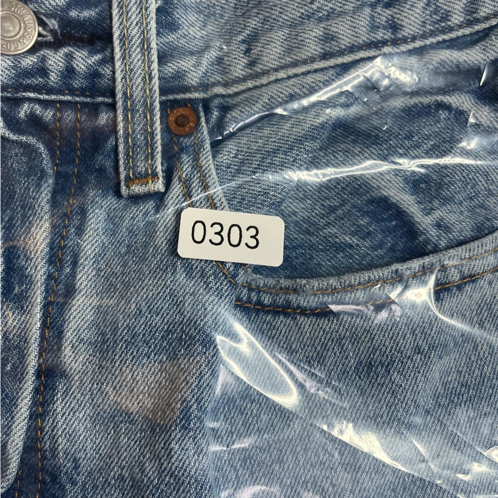 LEVI'S 501 Skinny Jeans in Can't Touch This Size 26x28 - Picture 10 of 10